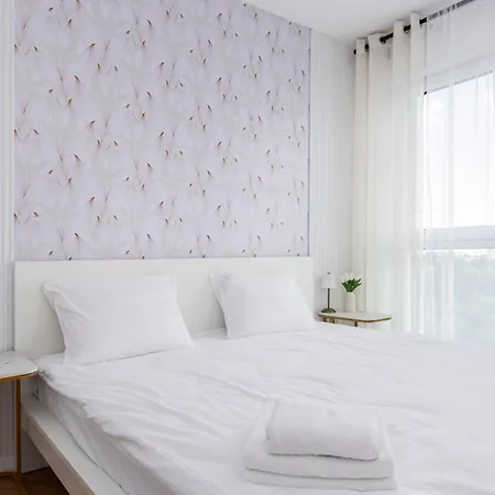 Nova Letnica #152 By Bookinghost グダニスク